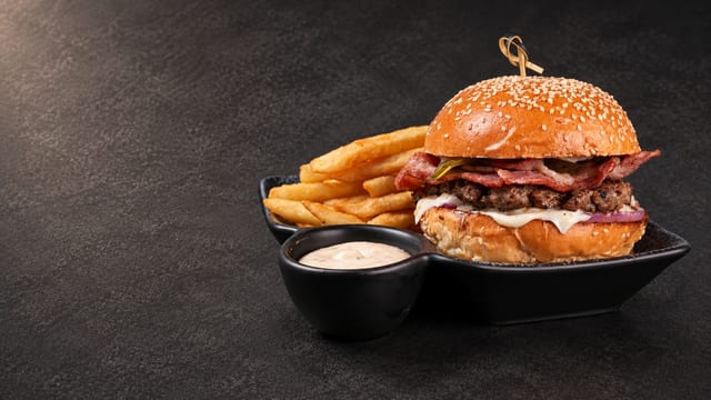 Platan Burger Combo.